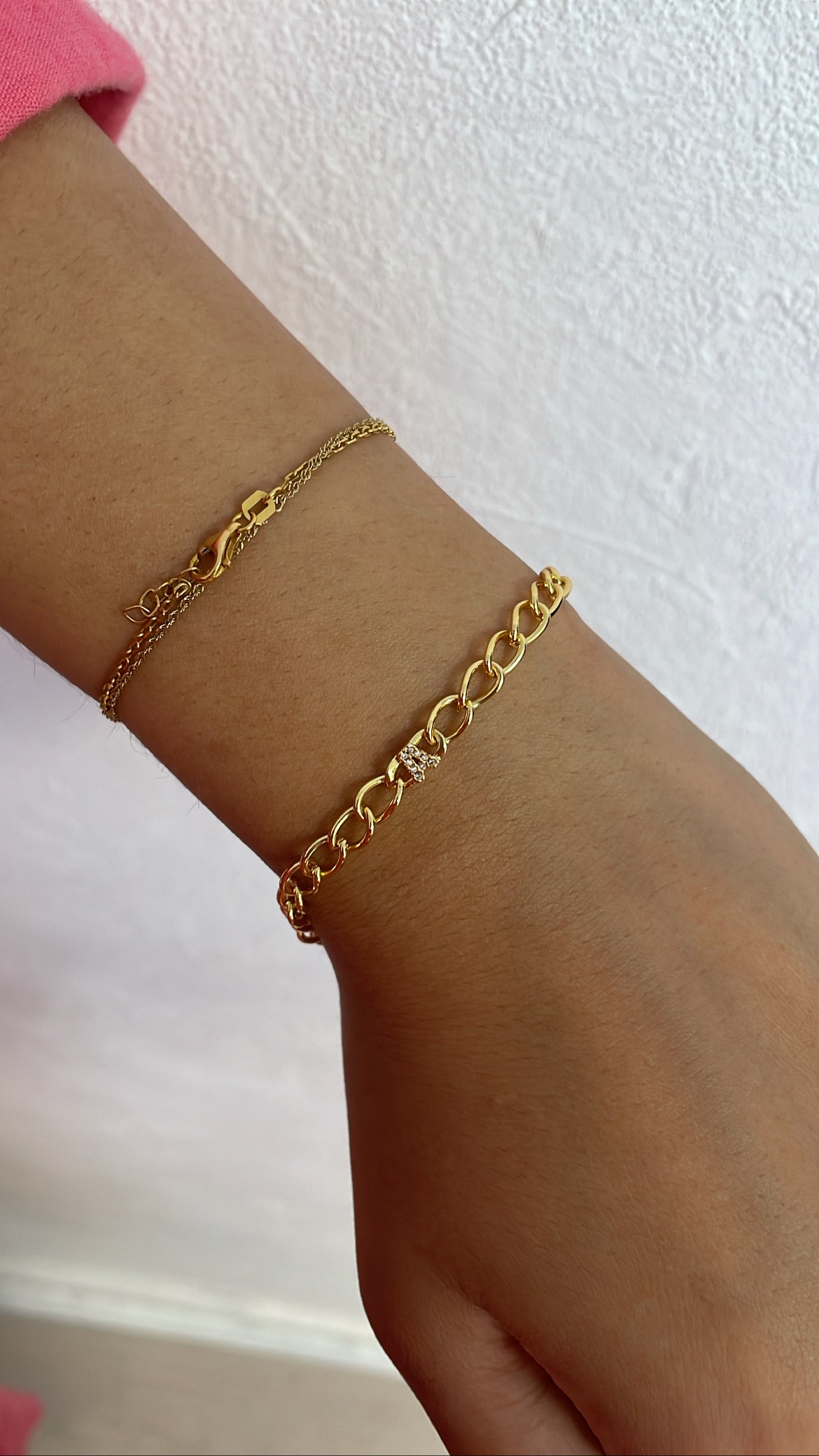 Curb chain initial bracelet