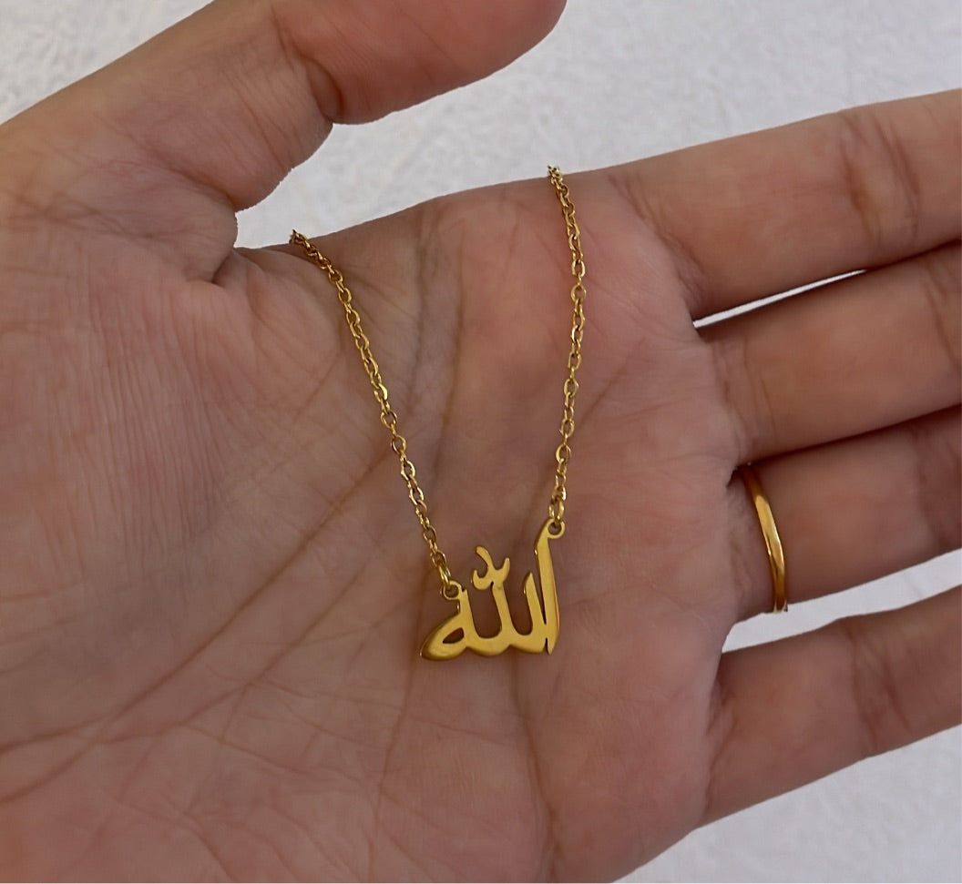 ‘Allah’ necklace